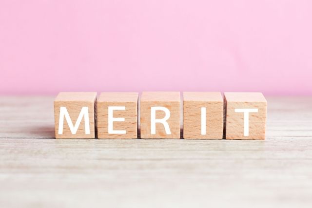 採用サイト　社員紹介　インタビュー　メリット