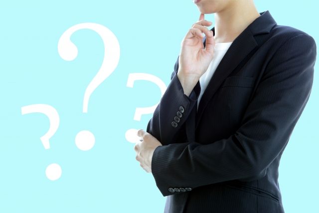 中小企業　採用サイト　自社　外注